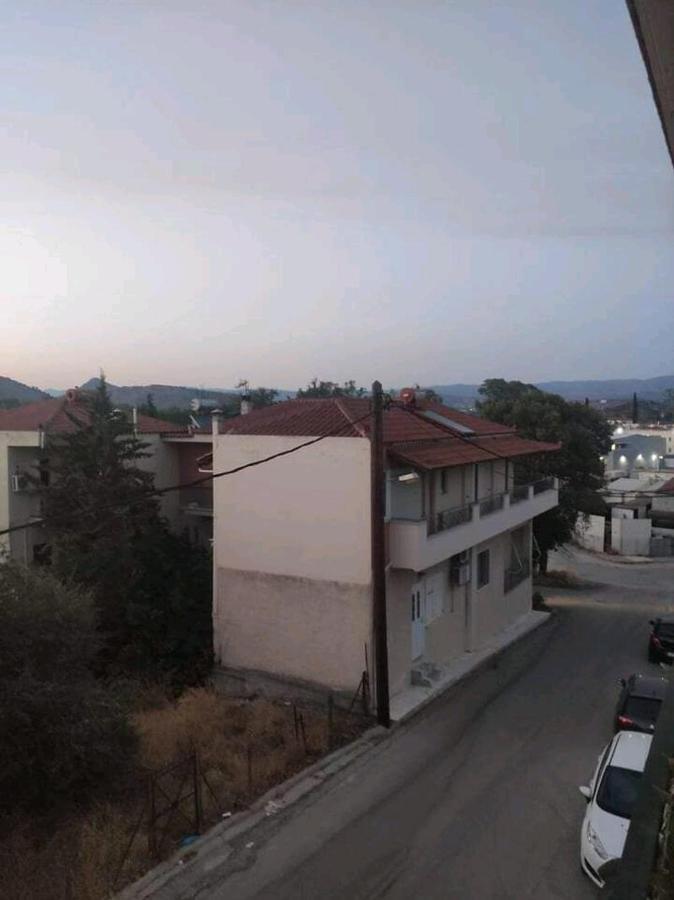 Όμορφο Και Ευρύχωρο Διαμέρισμα Με Θέα! Appartamento Nauplia Esterno foto